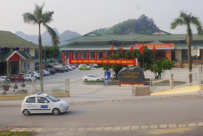 Trụ sở UBND TP Thanh Hóa đang tạm thời đặt tại Trung tâm hội nghị Hàm Rồng (phường Hàm Rồng). Ảnh: Zing