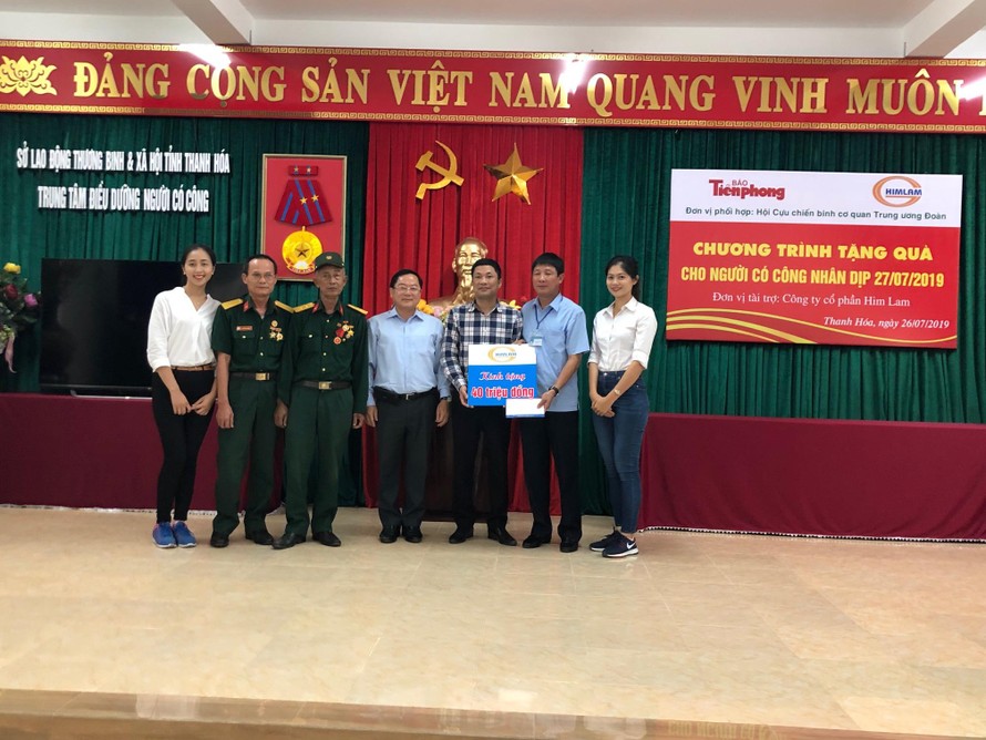 Công ty cổ phần Him Lam tặng quà cựu TNXP, thương bệnh binh tại Thanh Hóa
