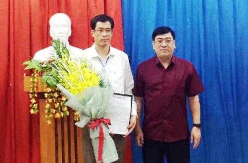 Ông Nguyễn Xuân Hạnh (áo trắng) được bổ nhiệm tháng 4/2019