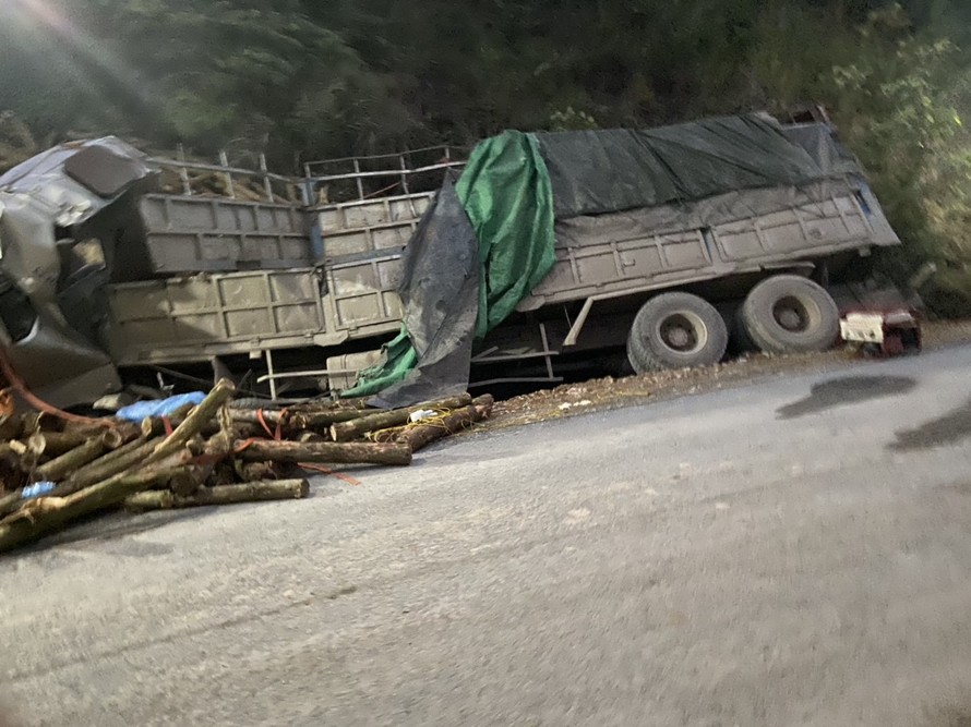 Danh tính 7 nạn nhân tử vong trong vụ xe chở gỗ lật ở Thanh Hoá