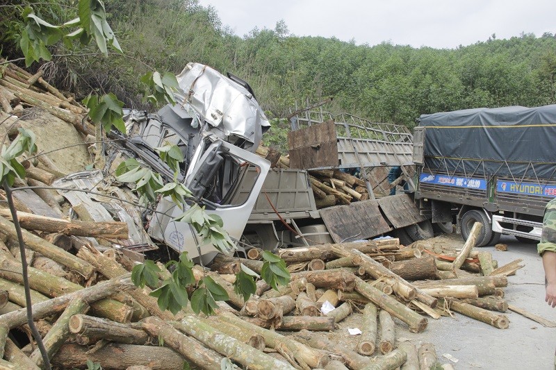 Vụ lật xe chở gỗ làm 7 người chết: Xử phạt doanh nghiệp 46 triệu đồng 