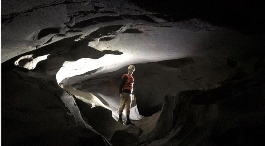 Phát hiện nhiều hang động kỳ vĩ nằm ngoài Phong Nha – Kẻ Bàng