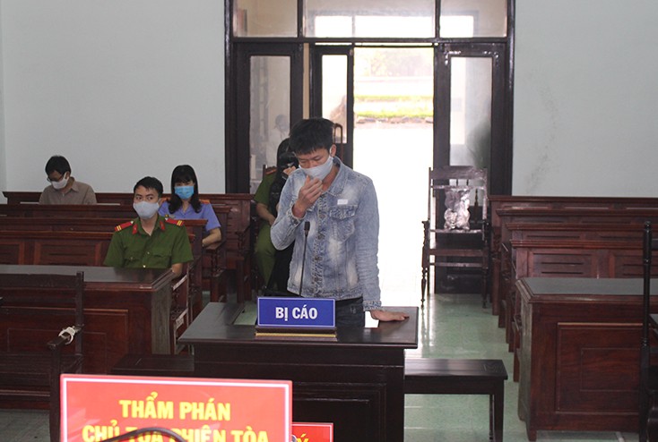 Nguyễn Hải Quân cúi đầu nhận tội tại phiên toà sáng nay