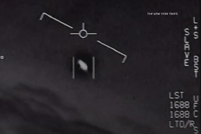 Ảnh cắt từ video Bộ Quốc Phòng Mỹ từng công bố về UFO mà các phi công Mỹ từng chạm trán.