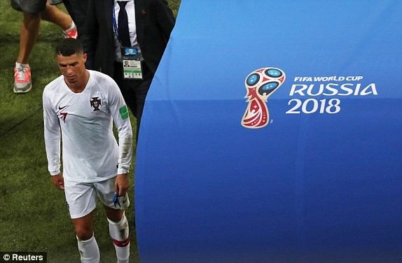 Bồ Đào Nha bị loại, Ronaldo quyết không ‘nghỉ hưu’