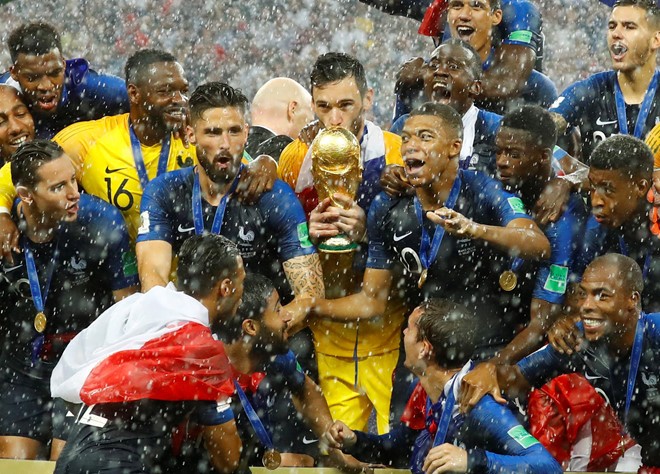 Vô địch World Cup 2018, thầy trò Deschamps cùng nhau lập kỷ lục