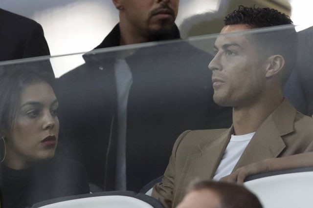 Ronaldo đang phải đối mặt với nhiều rắc rối về vụ án hãm hiếp người mẫu trẻ tại Mỹ.