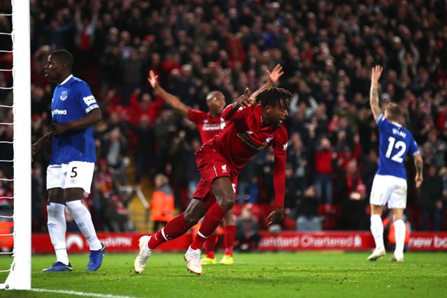 Clip: Liverpool thắng ‘toát mồ hôi’ trước Everton