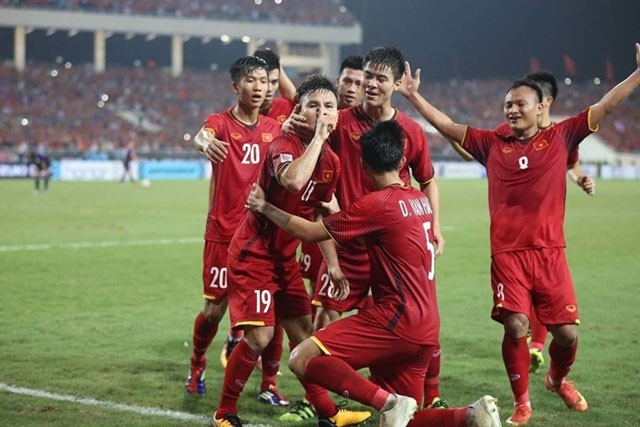 Đội tuyển Việt Nam chiếm 4 vị trí trong đội hình tiêu biểu vòng bán kết AFF Cup 2018.