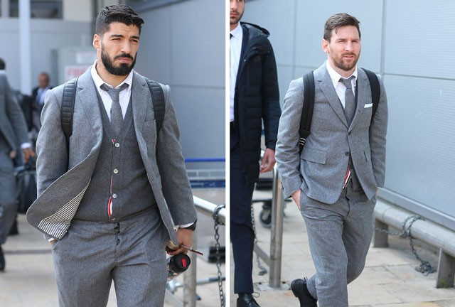 Messi và Suarez chuẩn bị lên máy bay sang Manchester.