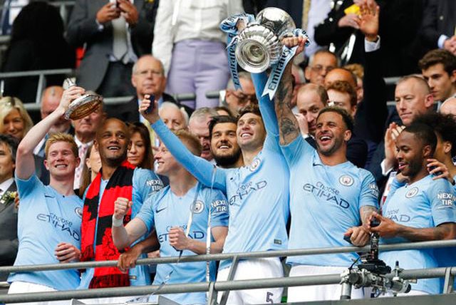 Man City vô địch FA Cup giúp M.U hưởng lợi lớn.