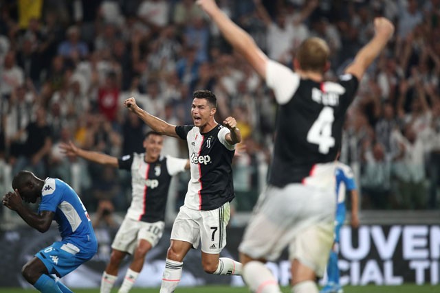 Ronaldo lập công, Juve thắng siêu kịch tính trước Napoli