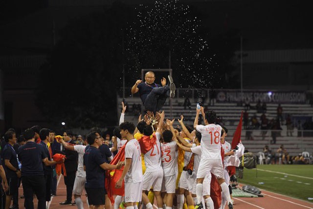 Niềm vui của các cầu thủ Việt Nam.