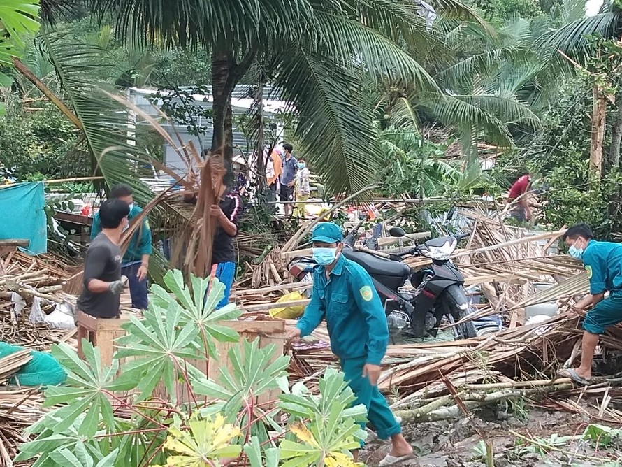 Lốc xoáy làm 15 người Kiên Giang bị thương