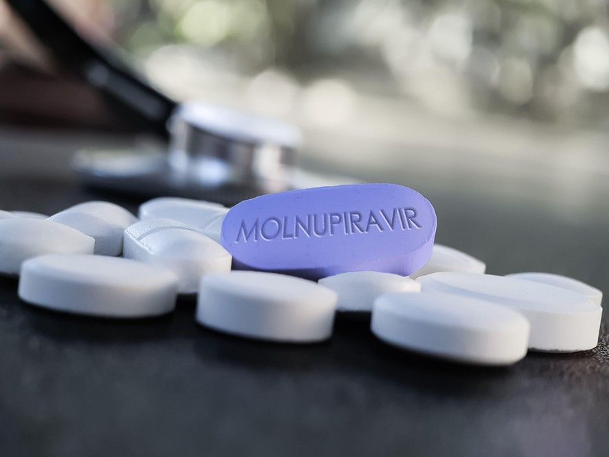 Thuốc molnupiravir đang được hãng Merck thử nghiệm Ảnh: Reuters