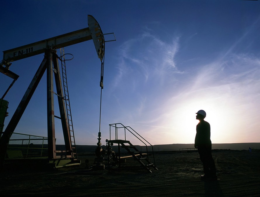 Giá dầu Brent tăng 10% do lo ngại căng thẳng Mỹ-Iran. Ảnh: hacked.com