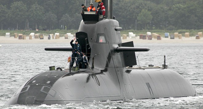 Tàu ngầm lớp U-33 của hải quân Ðức đang rời cảng quân sự ở Eckernfoerde, phía bắc nước này Ảnh: Sputnik