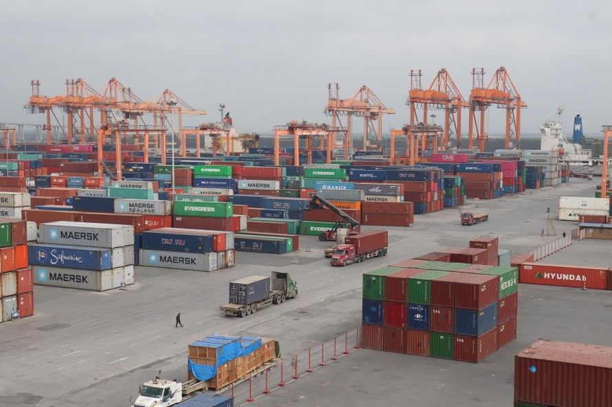 Container phế liệu tại cảng Hải Phòng Ảnh: Như Ý