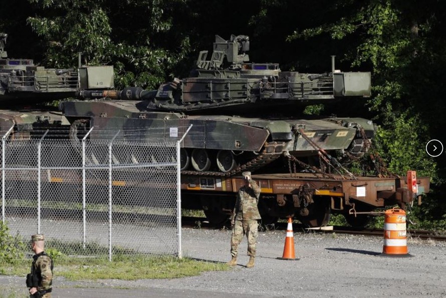 Xe tăng M1A1 Abrams ở ngoại ô Washington Ảnh: AP 