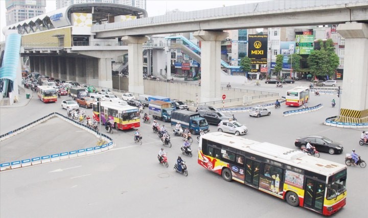 Trục Nguyễn Trãi đi Hà Đông - một trong 5 tuyến đường có kế hoạch tổ chức làn ưu tiên cho xe buýt Ảnh: Trọng Đảng 