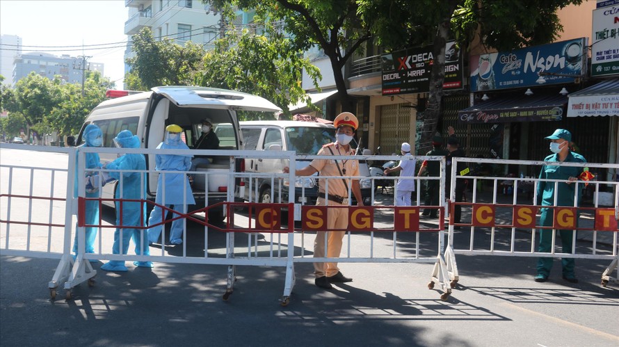 Phong tỏa nghiêm ngặt tại khu vực 3 bệnh viện lớn ở Đà NẵngẢnh: Nguyễn Thành 