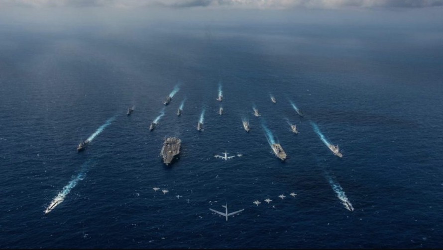 GS James Borton nhận định, từ năm 2021, Mỹ và một số đồng minh sẽ tiếp tục thực hiện các cuộc tuần tra tự do hàng hải Ảnh: US Navy