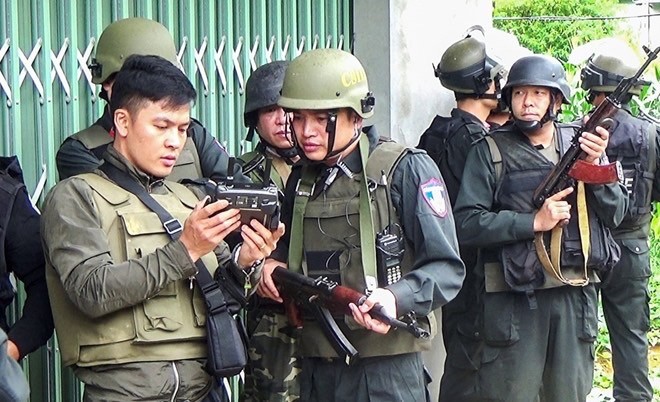 Mai Hoàng chỉ huy một trận tác chiến với tội phạm có vũ trang Ảnh: Nhân vật cung cấp