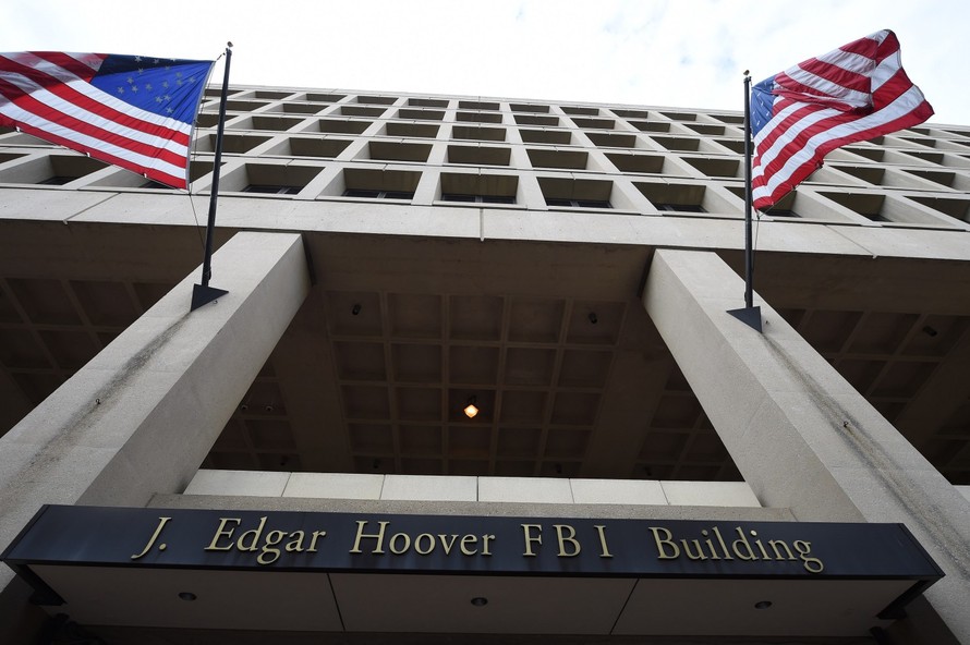 Tòa nhà J. Edgar Hoover, trụ sở của FBI hiện nay đang xuống cấp trầm trọng và không đảm bảo an ninh. Ảnh: Washington Post