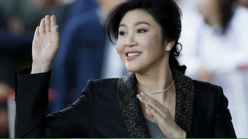 Bà Yingluck không dùng điện thoại và thay xe hơi để tránh bị theo dõi. Ảnh: AP