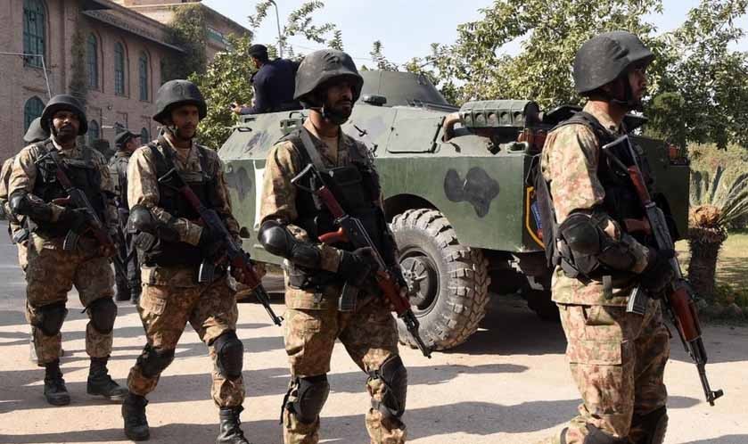 Quân đội Pakistan sau cuộc tấn công Taliban ngày 1/12 vừa qua và báo tin về kế hoạch tấn công khủng bố nhằm vào công dân Trung Quốc tại Pakistan.