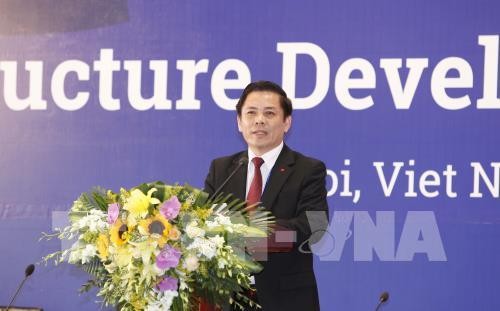 Bộ trưởng Giao thông Vận tải Nguyễn Văn Thể cho biết, từ nay đến năm 2020 sẽ hoàn thành 650km đường cao tốc Bắc- Nam. Ảnh: TTXVN