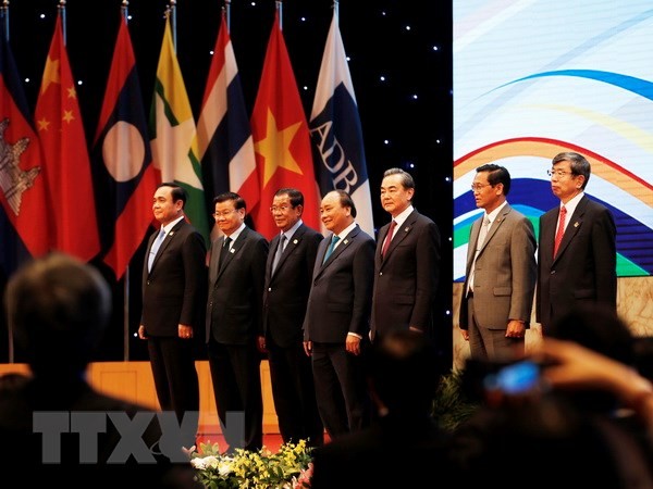 Thủ tướng Nguyễn Xuân Phúc cùng lãnh đạo các nước GMS tại Hội nghị Thượng đỉnh GMS-6. Ảnh: TTXVN