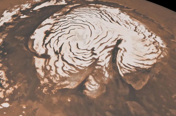 Phát hiện hồ nước dưới bề mặt hành tinh đỏ. Hình ảnh từ quỹ đạo chụp cực bắc của sao Hỏa.