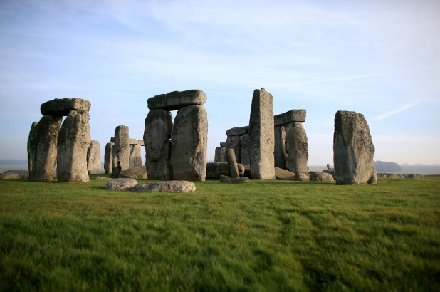 Cho đến nay nhiều bí ẩn về bãi đá cổ Stonehenge ở Anh vẫn chưa được giải mã.