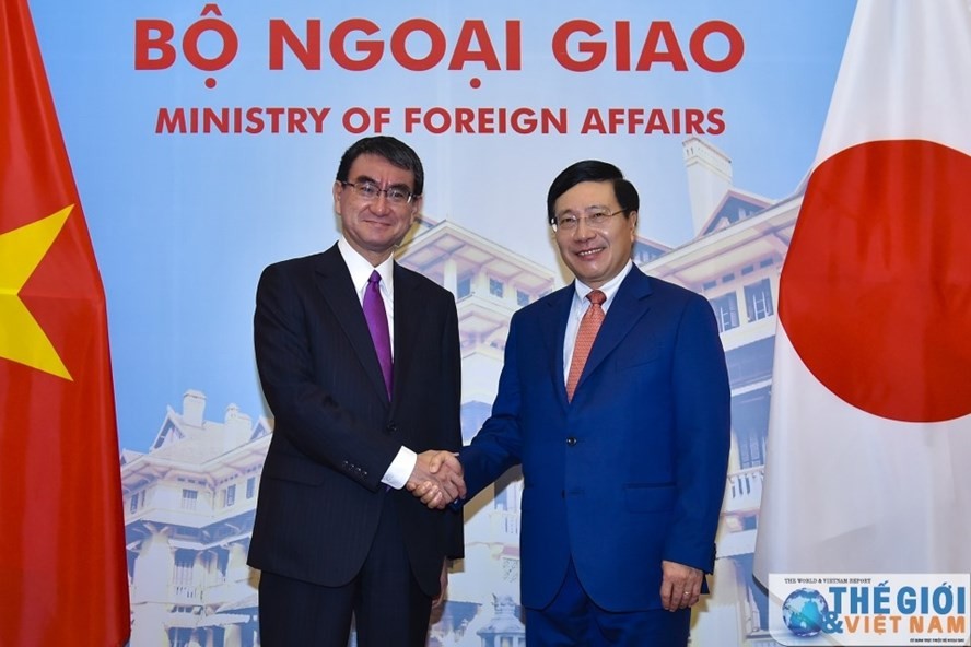 Bộ trưởng Ngoại giao Phạm Bình Minh và Bộ trưởng Ngoại giao Nhật Bản Taro Kono. Ảnh: VN&TG