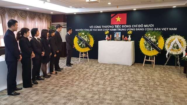 TLS Việt Nam tại Thượng Hải tổ chức lễ viếng Nguyên TBT Đỗ Mười