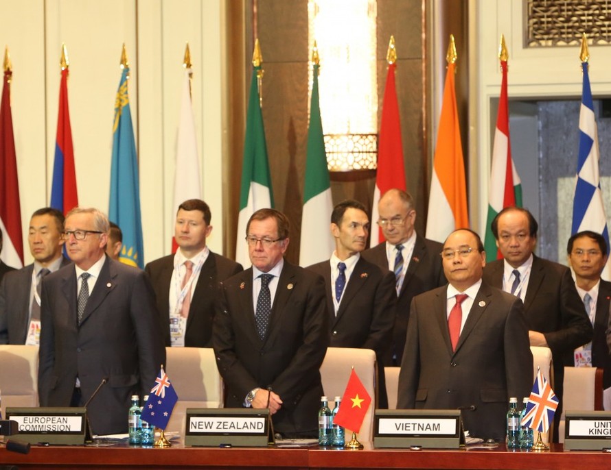 Thủ tướng Nguyễn Xuân Phúc tham dự Hội nghị Cấp cao Á- Âu lần thứ 11 năm 2016 tại Mông Cổ. 