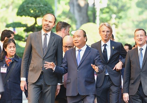 Thủ tướng Nguyễn Xuân Phúc đón tiếp Thủ tướng Pháp ESdouard Philippe. Ảnh: VGP