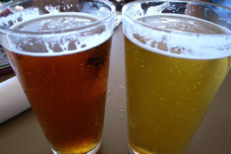 Uống một ít rượu, bia không ảnh hưởng tiêu cực tới tim mạch.