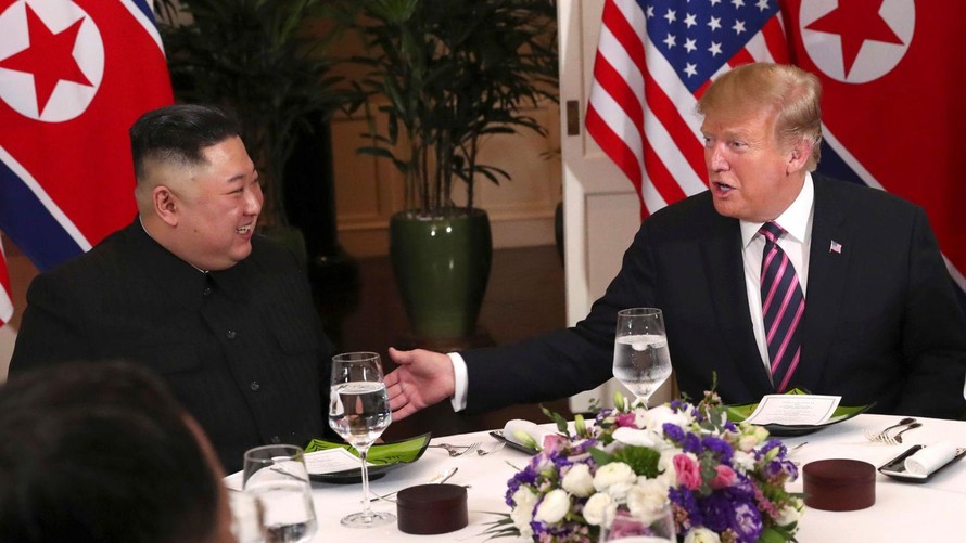 Bữa tối lịch sử giữa Tổng thống Mỹ Donald Trump và Chủ tịch Triều Tiên Kim Jong-un tại Hà Nội. 