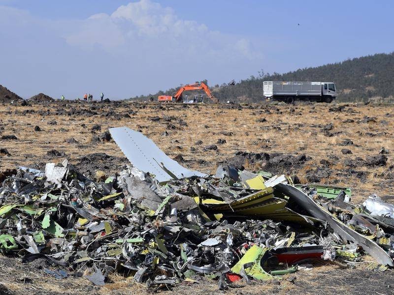 Chiếc máy bay Boeing 737MAX 8 của hãng hàng không Ethiopia đã lao xuống đất và nổ tung sau khi phi công bất lực trong việc điều khiển nó bay lên.
