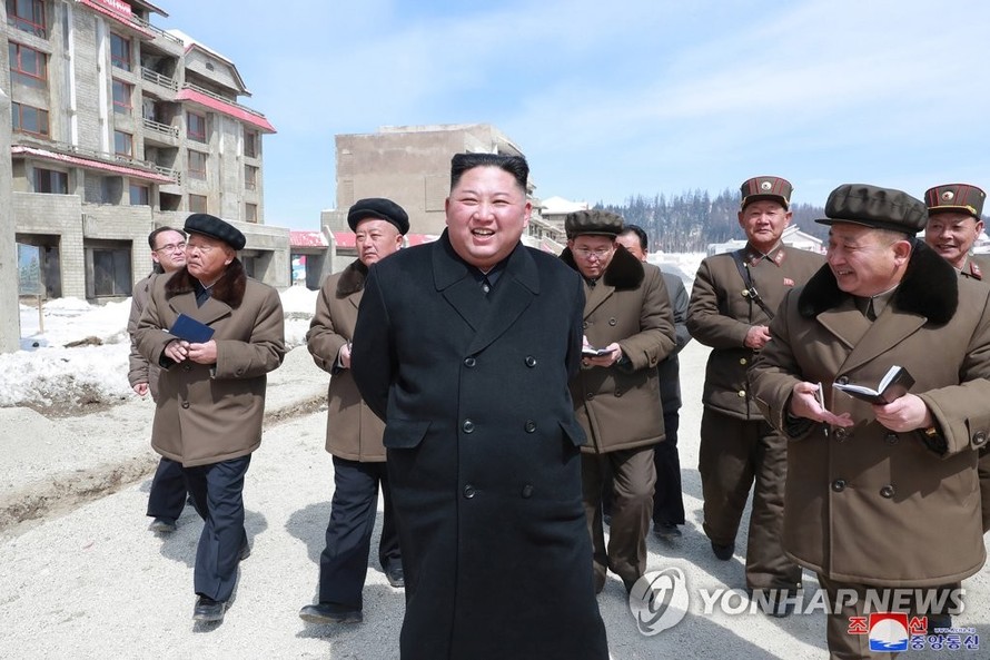 Nhà lãnh đạo Triều Tiên Kim Jong-un về thăm Samijyon và được đồn đoán ông sắp ra tuyên bố về đàm phán hạt nhân với Mỹ. Ảnh: KCNA