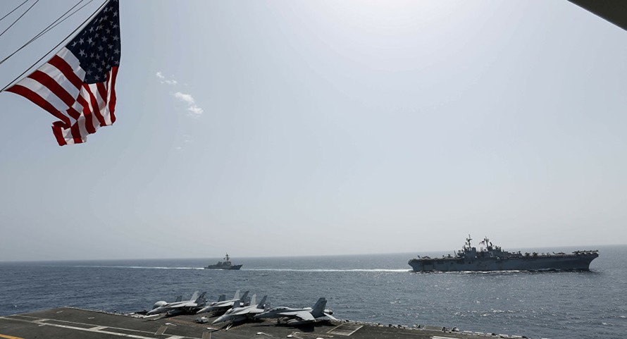 Các tàu sân bay và tàu tấn công đổ bộ của Mỹ đã tập trận tại biển Ả rập cuối tuần qua.