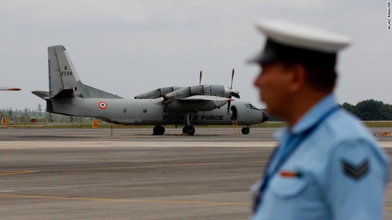 Không quân Ấn Độ vẫn sử dụng những chiếc máy bay AN-32 được sản xuất từ thời kỳ Liên Xô cũ.