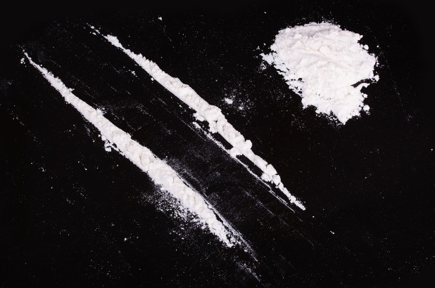 Ngày càng nhiều người cao tuổi ở Anh lạm dụng cocaine và phải chữa trị bệnh loạn thần.