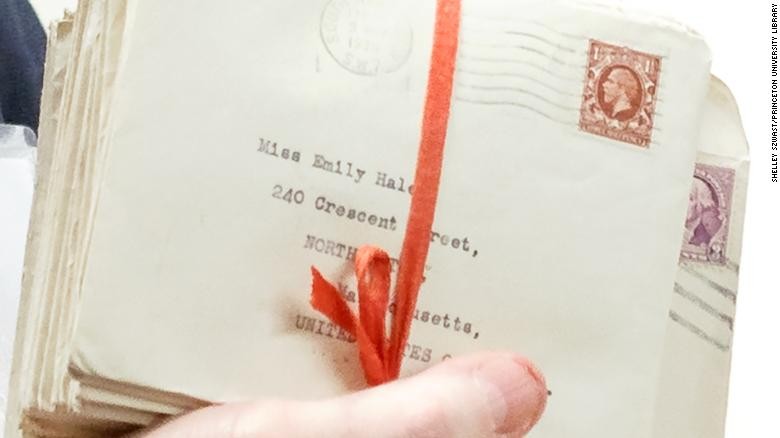 Hơn 1.000 bức thư tình của Eliot được công khai sau hơn 60 năm