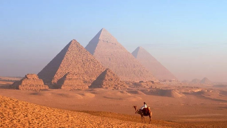 Ai mới thực sự là người đã xây các kim tự tháp Ai Cập?