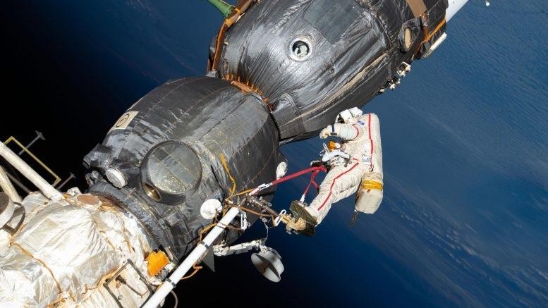 Hai nhà du hành vũ trụ Nga đã kết thúc chuyến đi bộ ngoài không gian.