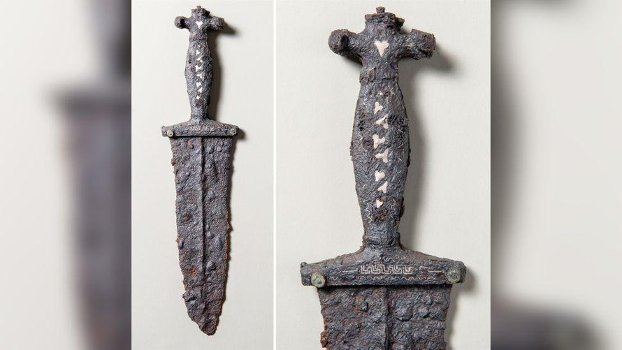 Con dao găm 2.000 năm tuổi của lính lê dương La Mã được tìm thấy tại Thụy Sỹ.