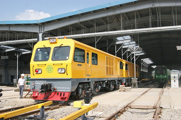 Theo kế hoạch, đường sắt Cát Linh - Hà Đông sẽ vận hành thương mại từ tháng 12 năm nay. Ảnh: Khu đề pô Yên Nghĩa (Hà Đông, Hà Nội).